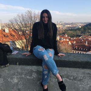 Meet your Posher, Hillary